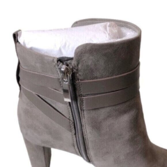 NEW Essex Lane Taupe Suede Classic Business Casual Booties 8 - Picture 7 of 9